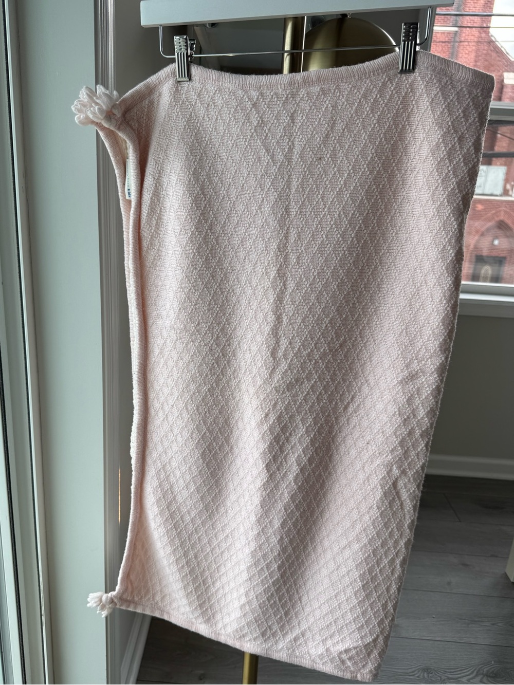 NWOT Pottery Barn Kids Pink Textured Knit Diamond Lattice Baby Blanket - Picture 2 of 8